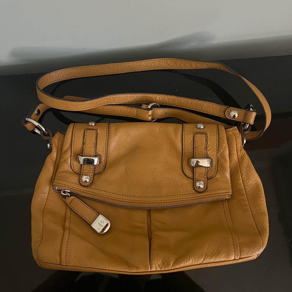 B. Makowsky Crossbody Bag Women